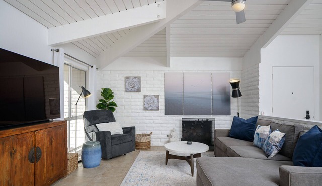 Bright One Level Condo in La Costa
