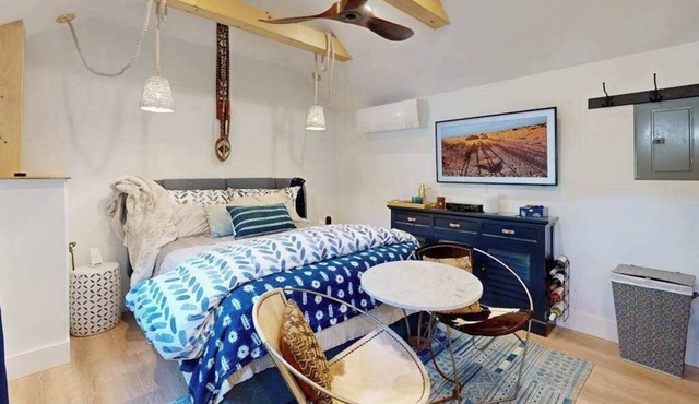 Charming studio with amazing location near town & beach