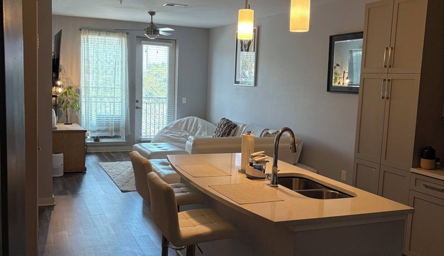 Chic 1-bedroom apartment with fitness room and AC in enjoyable Sandy Springs