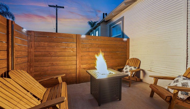 Chic Oasis Studio: Minutes to Downtown & Beaches
