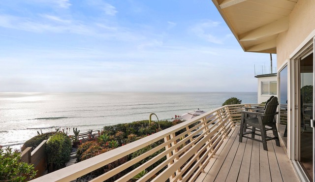 Cliffside Oceanfront Gem - Stunning Views & Yard