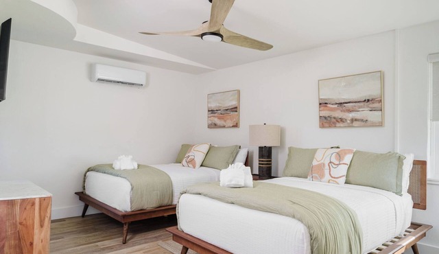 Coastal Double Full- 5 min walk to beach!