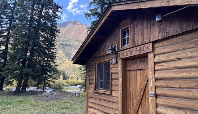 Comfortable Cabin next to Yellowstone National Park
