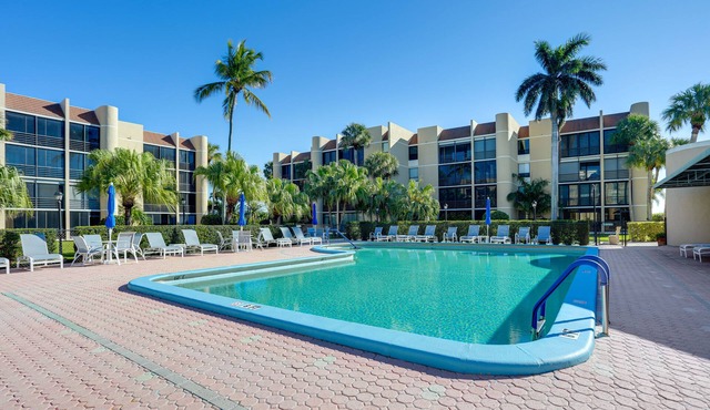 Comfortable Jensen Beach Condo w/Pool View!