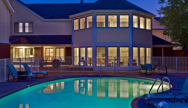 Convenient Countryside Stay, 4 Awesome Units, Pool, Free Parking, Pet-Friendly