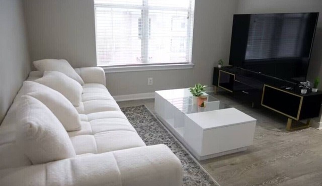 Cozy 1BR Retreat – Near Dining & Shopping