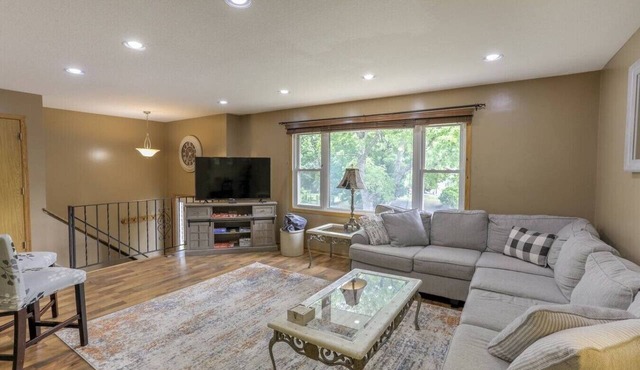 Cozy 4BD 2BA Home | Firepit | Dogs