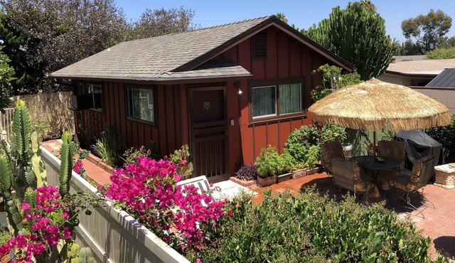 Cozy Clean Quiet One-Bedroom Cottage, Sleeps 4, Short Drive To All SD Attraction