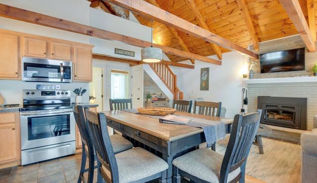 Cozy Tuftonboro Escape: Steps to Private Beaches!