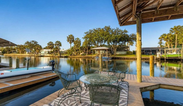 Crystal River 4BR - Private Dock - Sleeps 9
