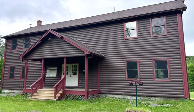 Dead River Lodge