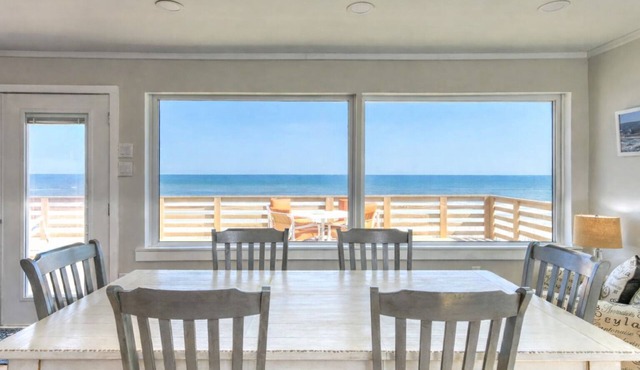 Direct Oceanfront Vilano Beach, Luxury Renovated Home, Sunrise Deck, Sleeps 7