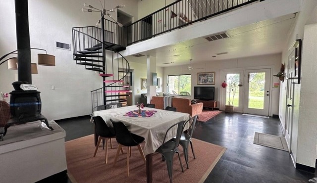 Discover rustic charm at Sunset Oaks, a peaceful 10-acre retreat in North Texas Hill Country. Stay in the Cozy Texas Cabin or Boho Farmhouse, meet friendly animals, and enjoy cozy comforts like a fireplace and jacuzzi tub. Workshops available.
