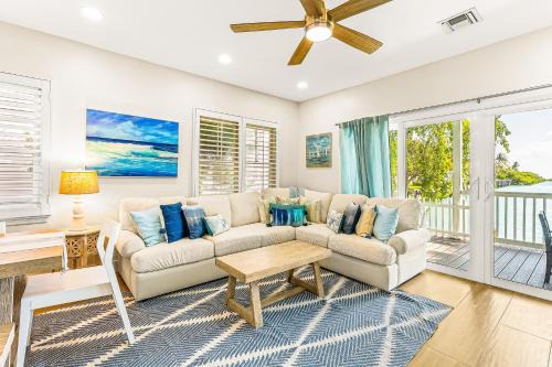 DK33 Harbor Hideaway Villa 7066