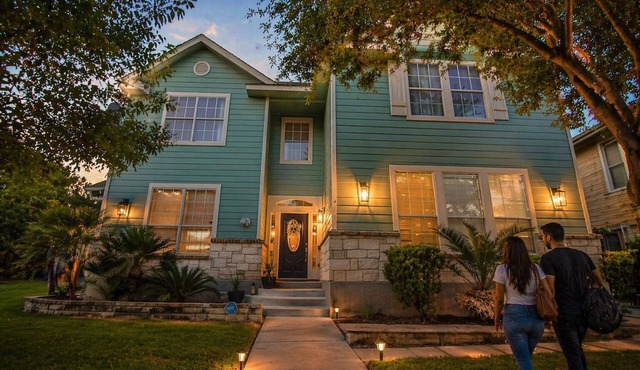 Downtown Dawson: Private Cinema, Arcade, Gym & Luxury Living near River Walk