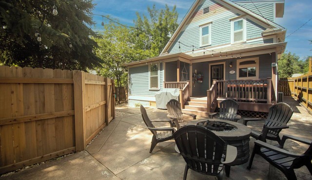 Downtown Family Home with Hot Tub, Patio, Fire Pit, by Forest & Peak Retreats
