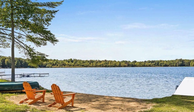 Dual Home: Lakefront, Big Yard, Hot Tub, Fire Pit