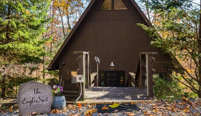 Eagle's Nest A-Frame Cabin Mountain Retreat with EV charger @ Massanutten Resort