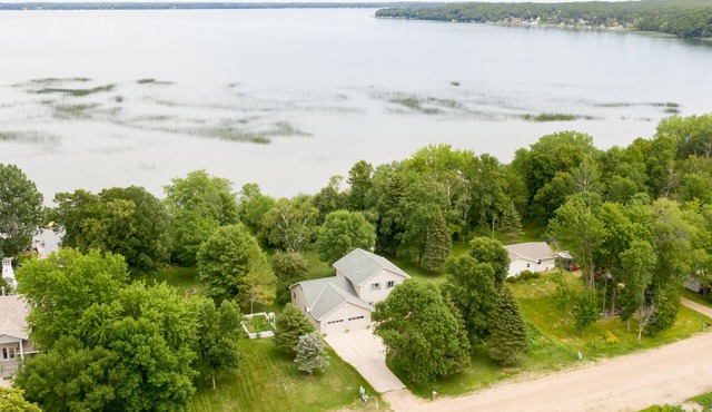 Fantastic 3 bed, 2 bath Lake Miltona Home near famed sandbar. Sleeps 10. Lic2114