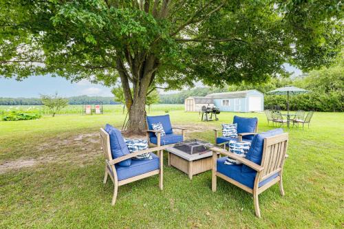 Getaway on 1/2 Acre w/Deck in Georgetown
