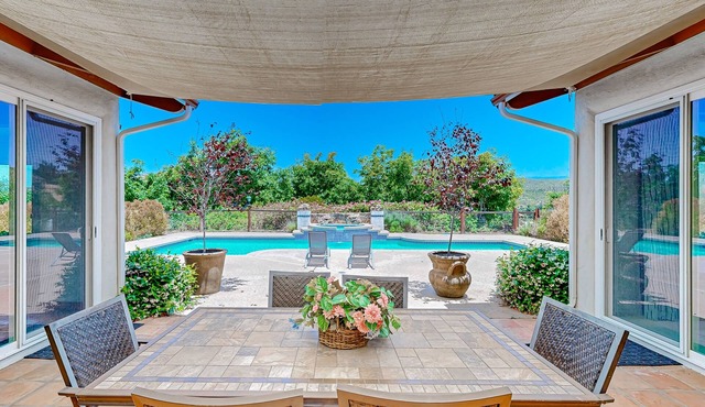 Gorgeous private home with spectacular views, private pool and sauna