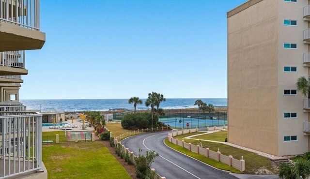 Gulf View, Updated Condo, Steps from the ocean, Short Drive to Shopping