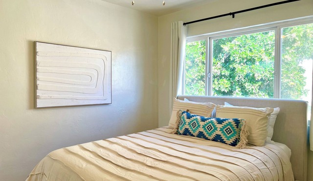 Hidden Minimalist 1bed by the airport SD