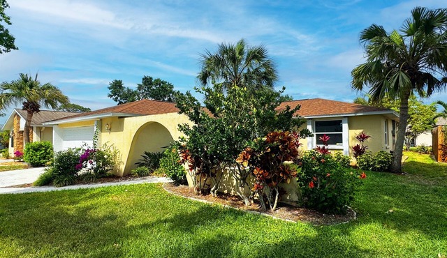 House with private Pool, close to beaches, Golf