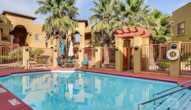 Inviting Las Cruces Condo < 1 Mi to Mesilla Plaza!