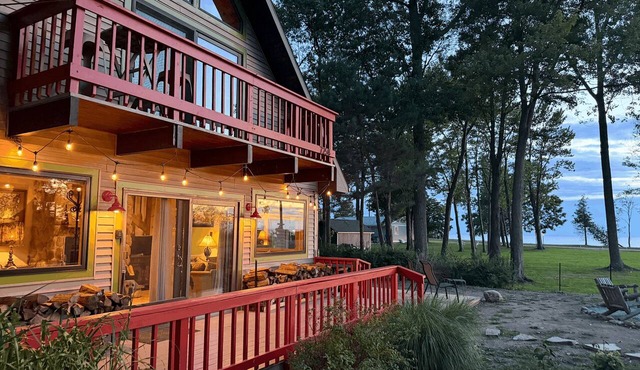 Lake Michigan Wellness Escape. Firepit & Peaceful Lakefront Views!