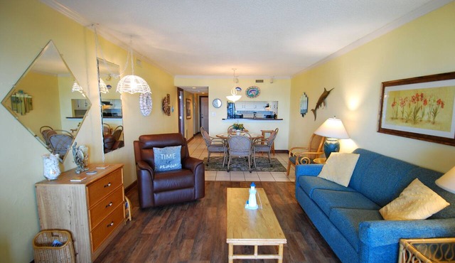 Land's End Resort - Relaxing Oceanfront Getaway with Private Balcony & Resort Am