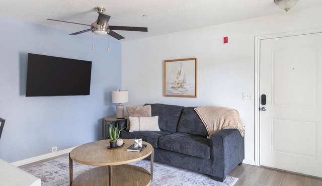 Landing | Incredible 3BD, Clubhouse, Gym