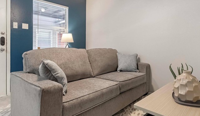 Landing | Modern Studio, Clubhouse, Pool