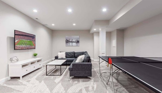 Luxury Columbus Townhouse with Game Room & Patio