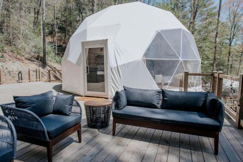 Luxury Living with Panoramic Views at Cherry Log's Designer Dome