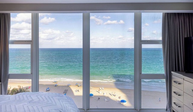 Luxury Ocean Front Condo on Beach, Full Ocean View