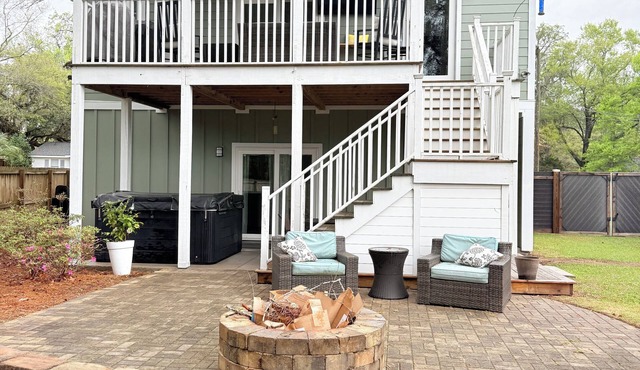 Marsh-View Retreat w/Hot Tub I Golf Cart Friendly I 15 Min to Dwntown Charleston