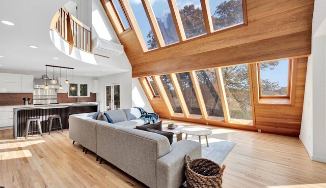 Modern 6 BR,5 B MarshViews,Hot tub,5mins to beach,Chef’s Kitchen, Large Groups
