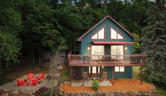 Modern Cabin-Comm Pool-Mtn Views-Private Hot Tub-Game Room-Family & Pet-Friendly