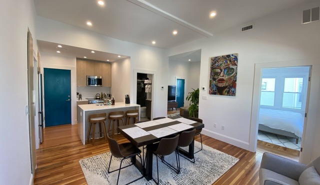 Modern Downtown Salem 3 Bedroom - Park & Play