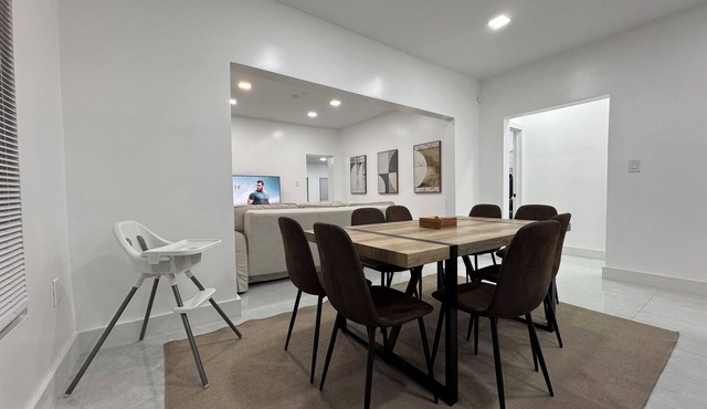 Modern Miami Villa w/Jacuzzi Near Brickell & Calle 8