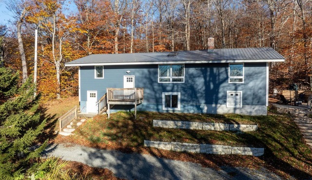 Mountain side, remodeled 4 br neat trail head.
