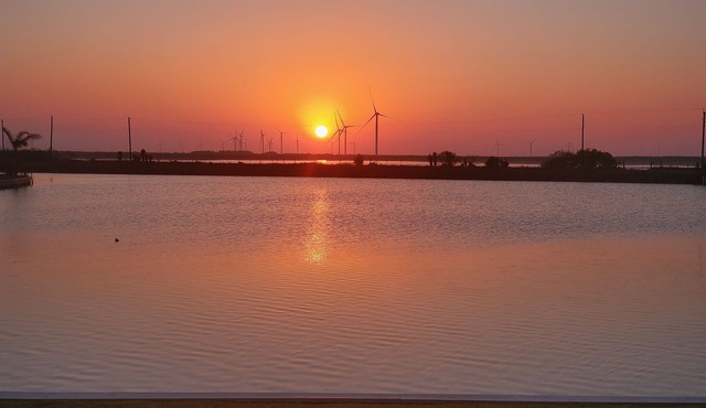 NEW Custom Home-Sunset/Sunrise Lake Views-SPI Golf Course-13 mi to SPI Beaches