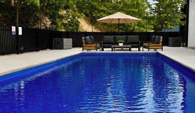 Newly Built Dune Lake Retreat, Pool, Hot Tub, Fire Pit, 10 m Beach, 90m Chicago