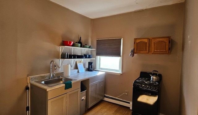 Nice spacious room near Whole Foods, Brown Univer.