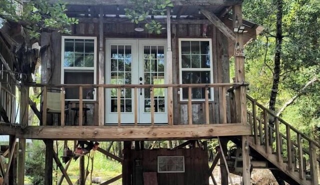 Off-Grid Riverfront Cabin Near Satilla River, Georgia