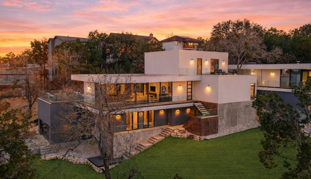 Private Pool + Firepit | Hill Views | Mins to Lake Travis | Hunters Estate