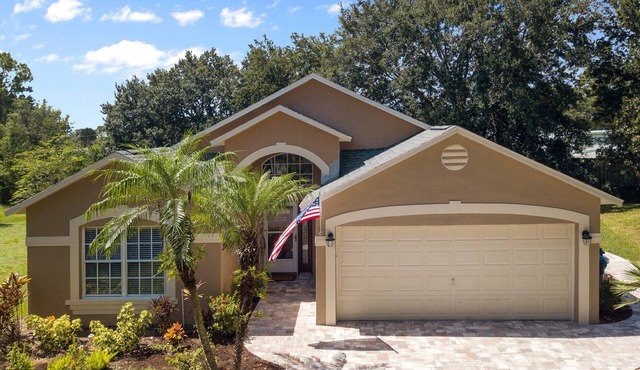 Private Pool Villa Near Major Theme Parks – Quiet Gated Golf Community