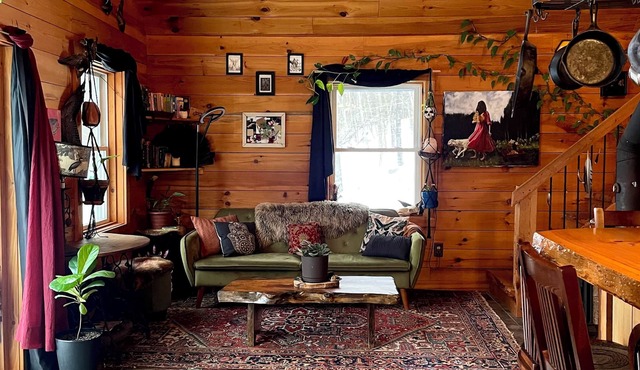 Private Rustic Cabin Near Smuggs Cozy, Quiet, Pet Friendly