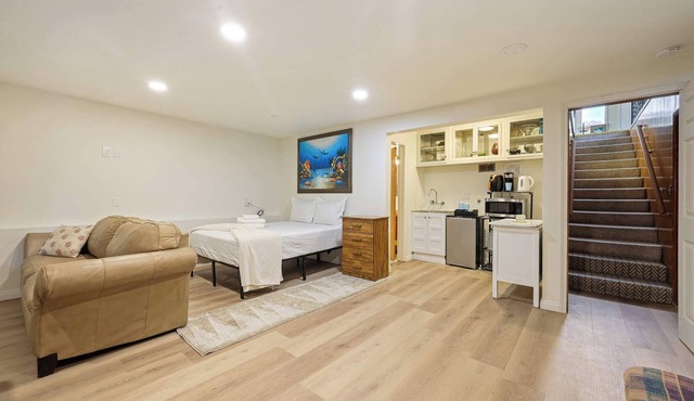 Private Spacious Full Bed Studio